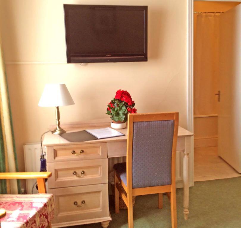 Tara Hall Accommodation Dun Laoghaire Room photo